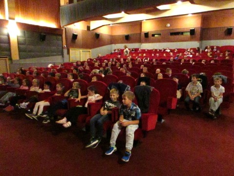 První společné družinové setkání, tentokrát netradičně v kině