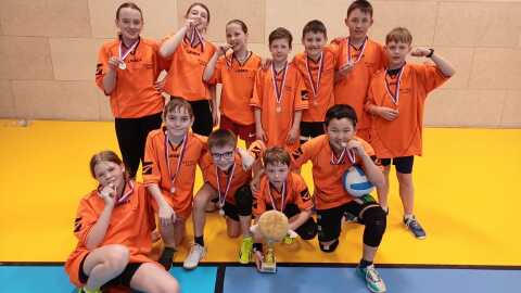 Cinkání zlata na prvním stupni z vybíjené!!!