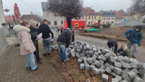 Poznávali jsme horniny v okolí školy