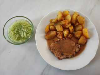 Vepřové medailonky, pečené brambory