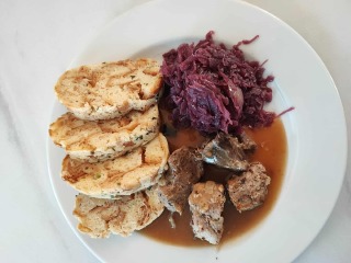 Vepřové výpečky, karlovarské knedlíky