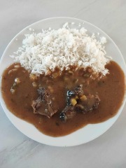 Hovězí nudličky po znojemsku, rýže basmati