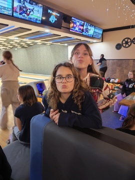 Bowling-naše hvězdné hráčky.